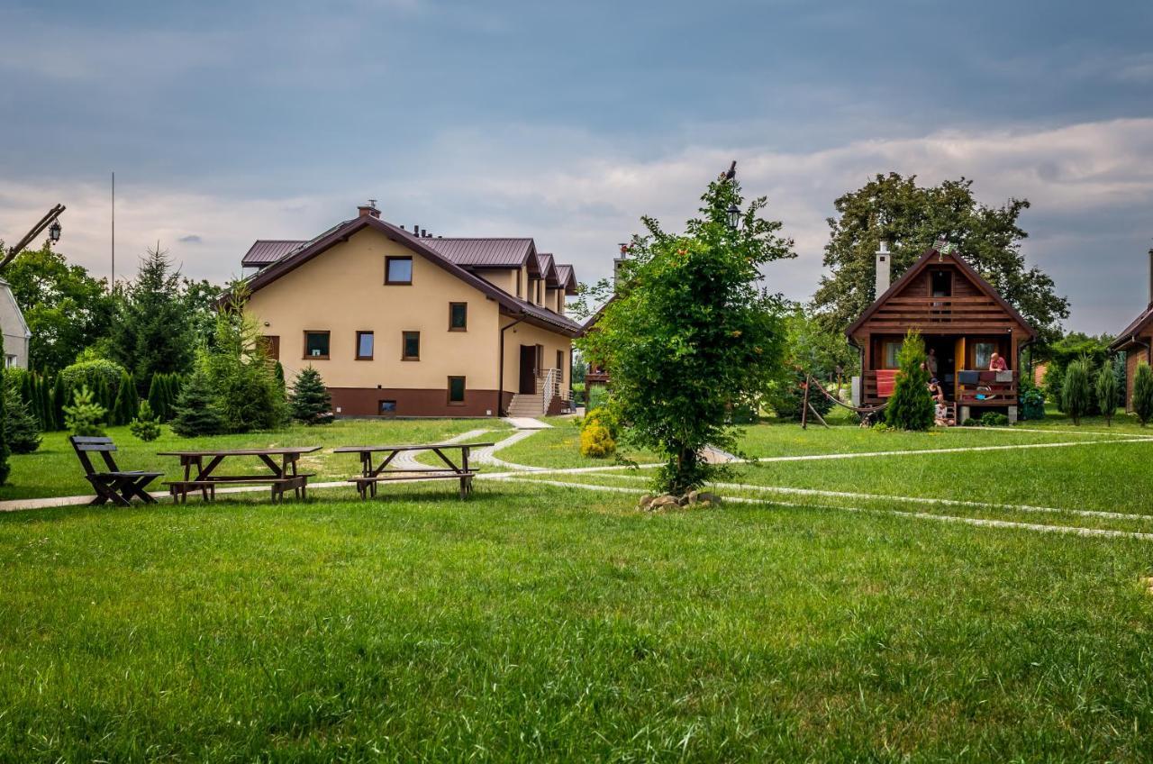 Osrodek Wczasowy "Wczasy Pod Grusza" Hotell Biecz Exteriör bild