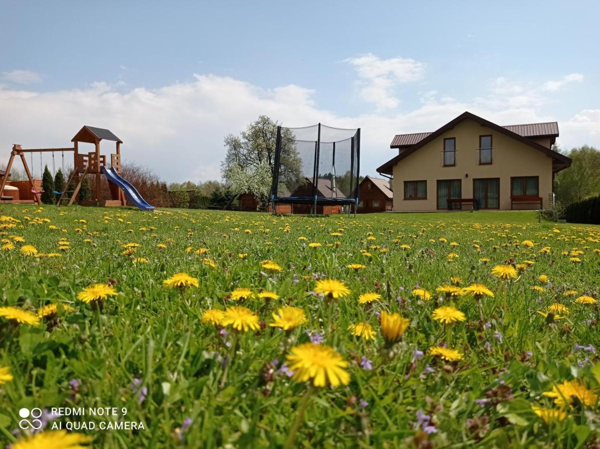 Osrodek Wczasowy "Wczasy Pod Grusza" Hotell Biecz Exteriör bild